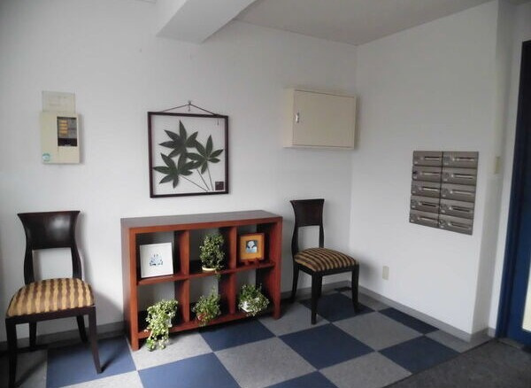 レジデンスウィズマイガレージのロビー