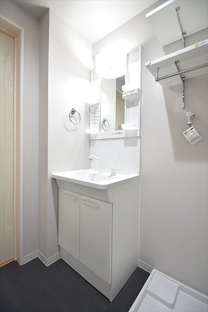 THE HOUSE 与野本町 Blancの洗面所