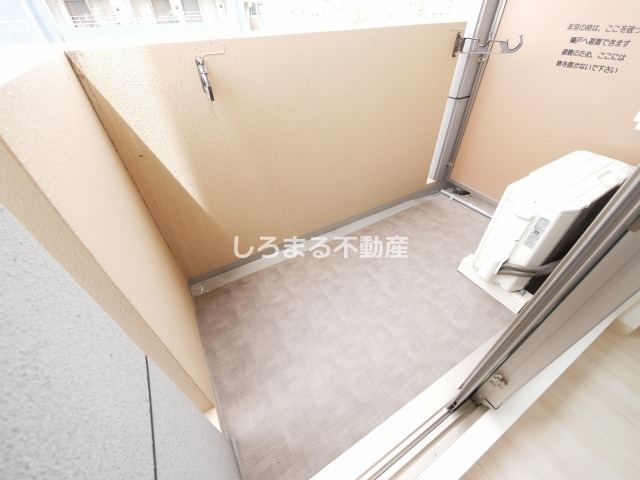プレサンス難波幸町のバルコニー