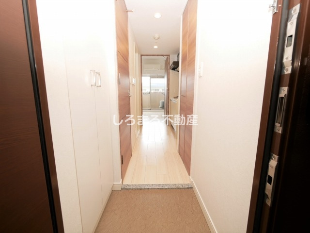 プレサンス難波幸町の玄関