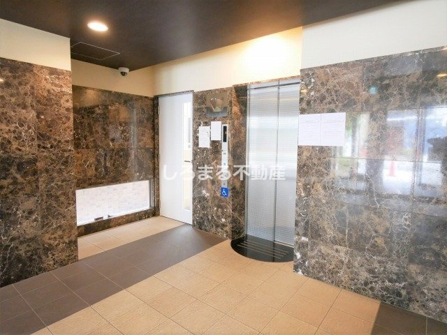 プレサンス難波幸町のロビー