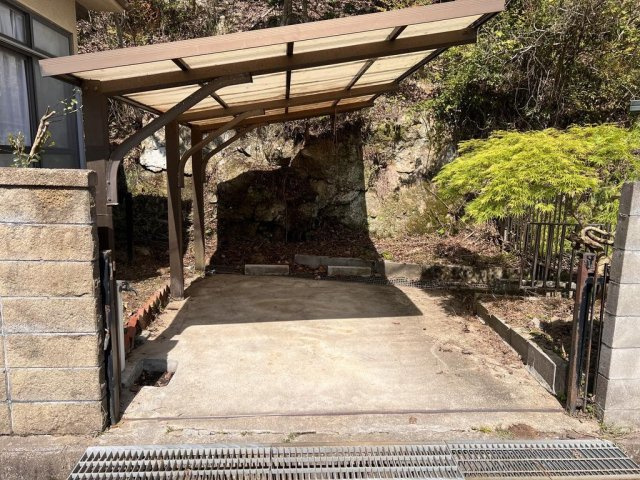 姫路市緑台1丁目オーナーチェンジ戸建の駐車場