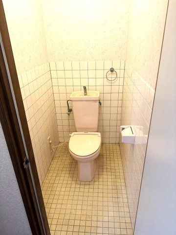 松沢戸建のトイレ|2階トイレ