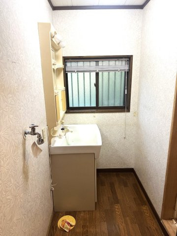 松沢戸建の独立洗面台
