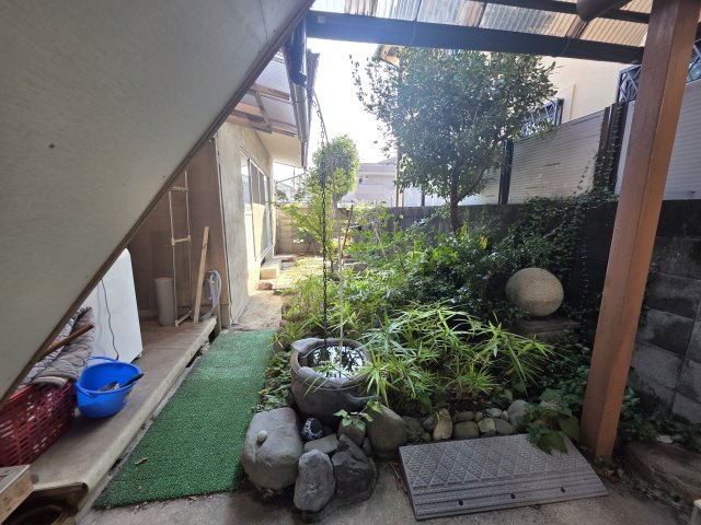 姫路市飯田３丁目連棟の中庭