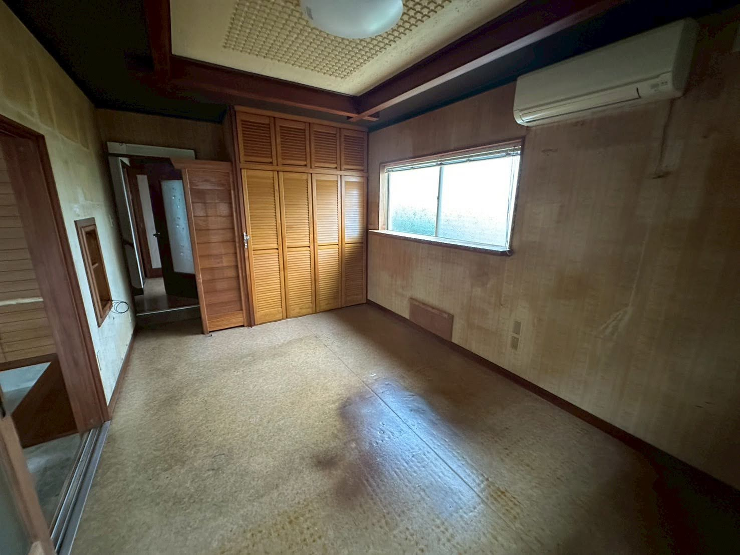 兵庫県姫路市白国1丁目 OC物件の居間・リビング|ゆったりとした居間です