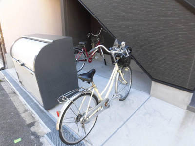 【駐車場】 | Casa下新庄 | 敷地内自転車置き場です。