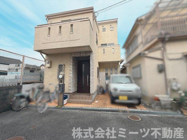 池之端町　中古戸建の前面道路含む現地写真