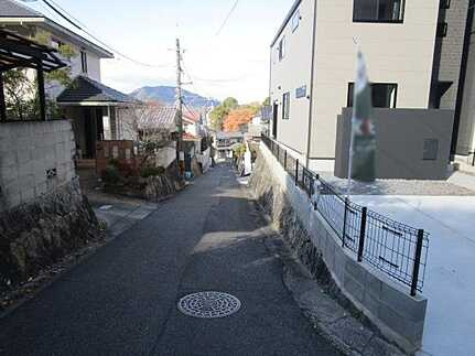 広島市東区牛田新町３丁目の前面道路含む現地写真