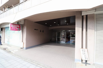 【エントランス】 | シャトー三愛