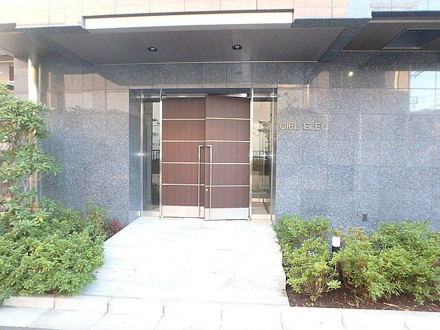 シエルブルーのエントランス