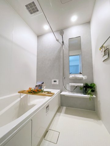 新築戸建・新築建売　郡山市片平町釜場モデル棟　小山田小・第六中の浴室|浴室乾燥機付きで雨の日や花粉の時期でも室内干しができるので安心です！
