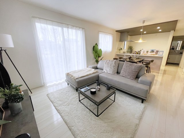 新築戸建・新築建売　郡山市片平町釜場モデル棟　小山田小・第六中の居間・リビング