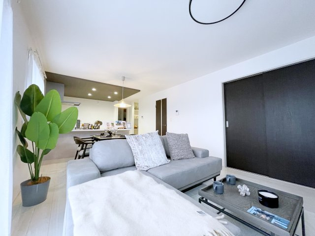 新築戸建・新築建売　郡山市片平町釜場モデル棟　小山田小・第六中の居間・リビング