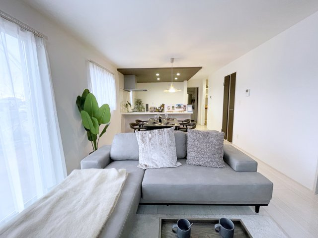 新築戸建・新築建売　郡山市片平町釜場モデル棟　小山田小・第六中の居間・リビング