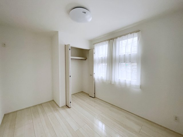 新築戸建・新築建売　郡山市片平町釜場モデル棟　小山田小・第六中の洋室