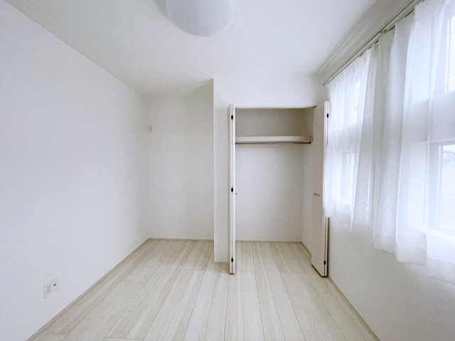 新築戸建・新築建売　郡山市片平町釜場モデル棟　小山田小・第六中の洋室