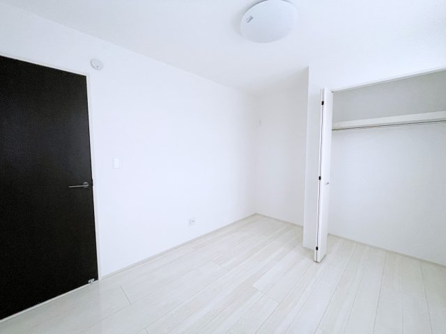 新築戸建・新築建売　郡山市片平町釜場モデル棟　小山田小・第六中の洋室