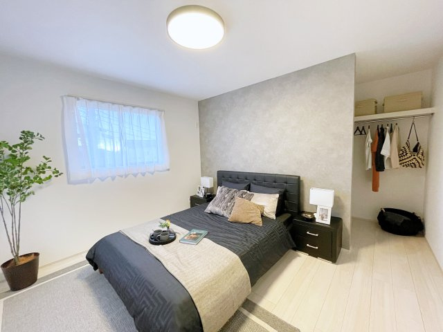 新築戸建・新築建売　郡山市片平町釜場モデル棟　小山田小・第六中の洋室