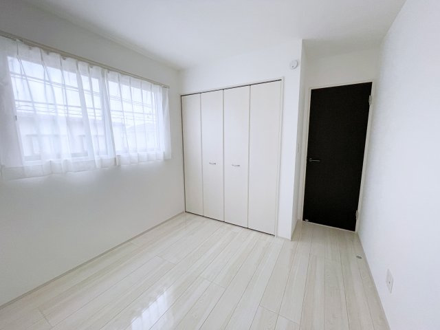 新築戸建・新築建売　郡山市片平町釜場モデル棟　小山田小・第六中の洋室