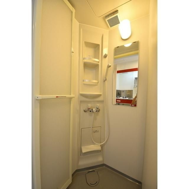 リーブル赤羽の浴室