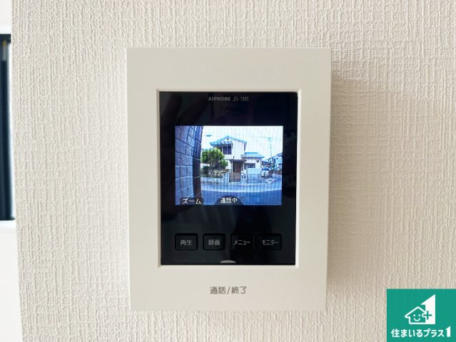 神戸市西区玉津町新方　新築一戸建ての防犯設備|カラーモニターインターホン！声だけでなく来訪者の姿や顔がモニターで確認できるので、小さなお子様がいらっしゃるご家庭でも安心できます！