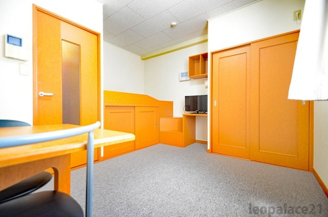 【居間・リビング】 | 設備・仕様は号室により異なる為、現況を優先致します。