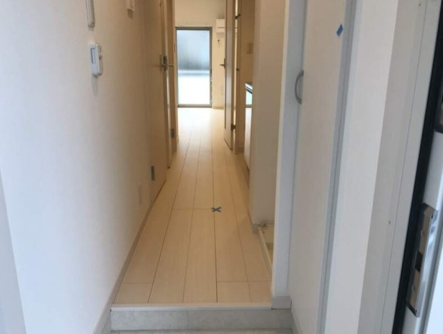 リブリ久米川の玄関