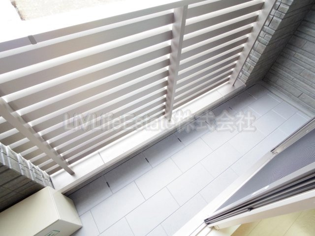 Ｃ．ＭＡＲＫ　Ａｖｅｎｕｅ（旧仮称ベルリード小平）のバルコニー