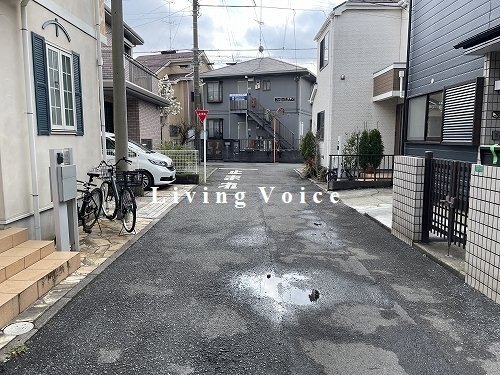 【前面道路含む現地写真】 | 【仲介手数料０円】座間市ひばりが丘1丁目　中古一戸建て | 座間市ひばりが丘1丁目　中古一戸建て
