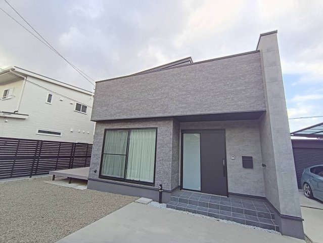 西条市小松町新屋敷甲　中古戸建