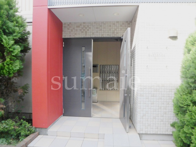 エルスタンザ赤羽のエントランス|建物の入り口です☆