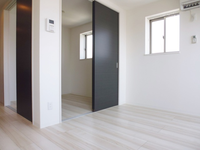 エルスタンザ赤羽の居間・リビング|2面採光です☆