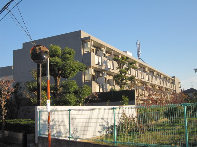 ロイヤルコート武蔵境の外観