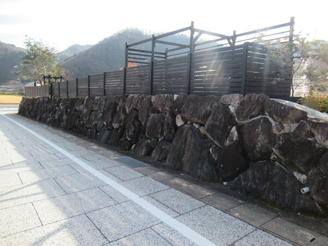 美作市湯郷　売土地104坪の前面道路含む現地写真