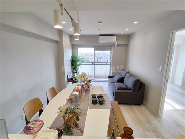 【居間・リビング】の画像