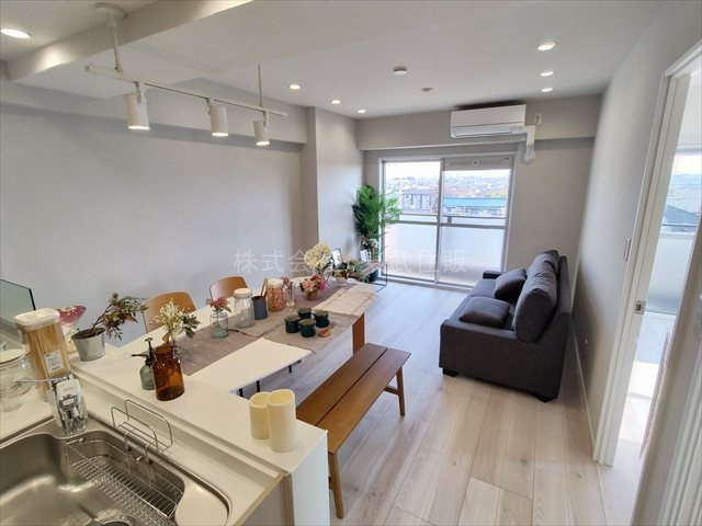 【居間・リビング】の画像