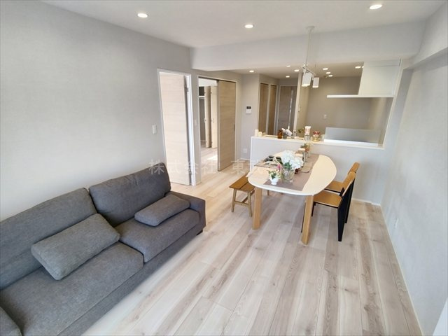 【居間・リビング】の画像