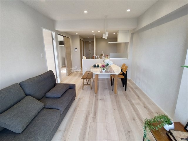 【居間・リビング】の画像