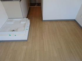 【居間・リビング】 | ウイング志木 | こちらのリビングで趣味の時間をお楽しみください