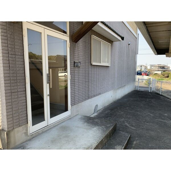 ハイツ沢添のエントランス