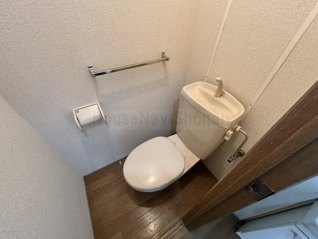 【トイレ】 | ファミールB | ※他の号室参考写真