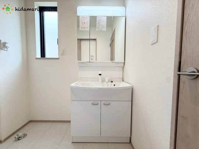 上尾市上尾村　新築戸建　ハートフルタウンAの独立洗面台