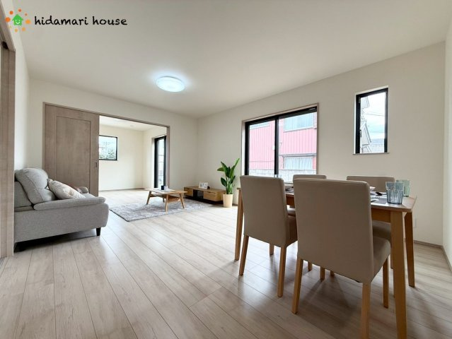 上尾市上尾村　新築戸建　ハートフルタウンAの前面道路含む現地写真