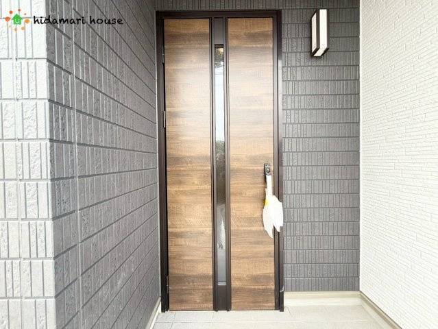 上尾市上尾村　新築戸建　ハートフルタウンAの玄関