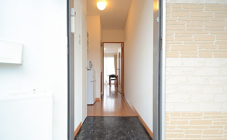 レオパレスソワ　メゾン長崎の玄関