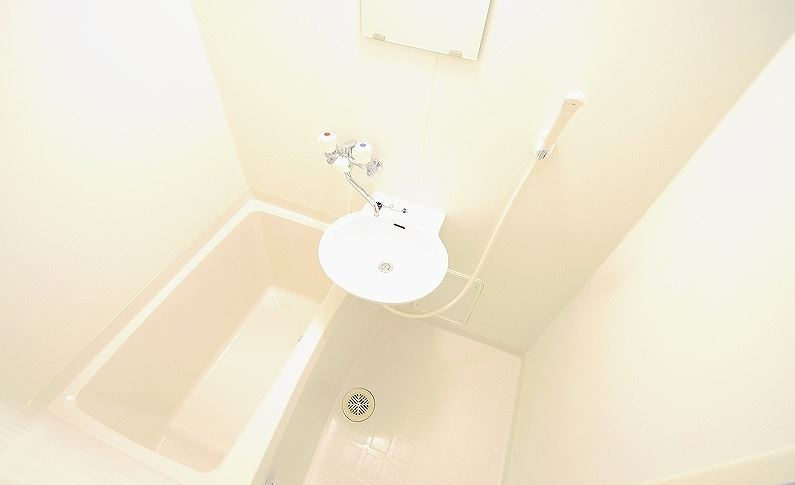 レオパレスソワ　メゾン長崎の浴室