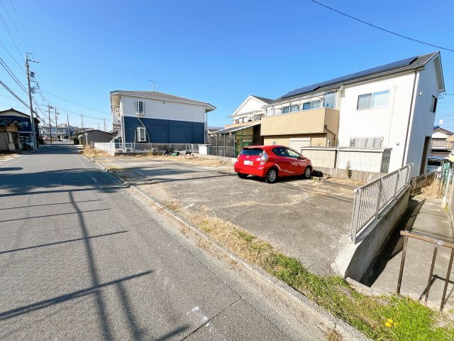 新池荘の駐車場