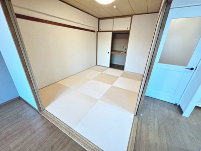 【内装】 | ライオンズマンション金剛 | 和室とリビングを繋げてさらに広く使っていただけますよ！親戚や友人が集まった時に便利ですね♪