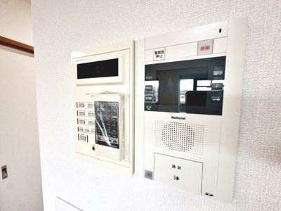 【防犯設備】 | ライオンズマンション金剛 | ＴＶモニター付きインターホンですので、突然の来客時にも外の様子が確認できて安心です！
